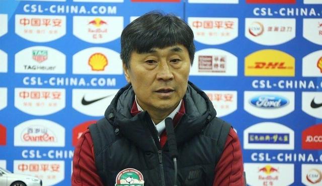 此前米兰主席斯卡罗尼已经明确表示：“米兰必须永远参加欧冠，这是最低目标，必须做到。